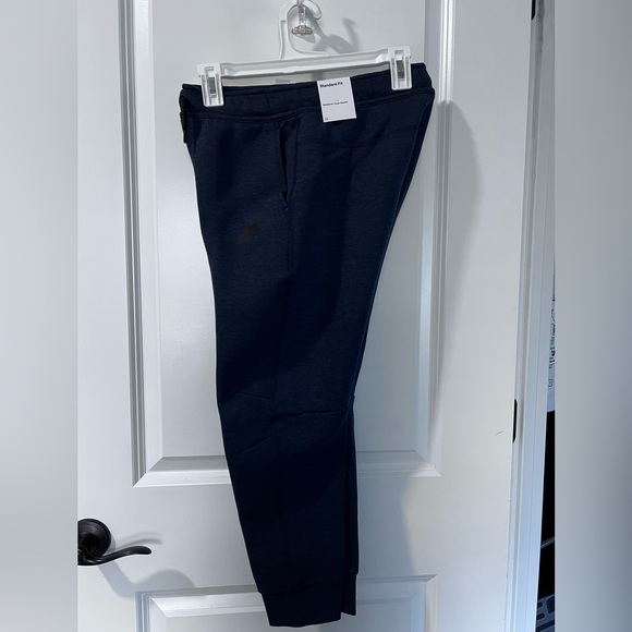 Nike Sportswear Tech Fleece Big Kids size M - Picture 3 of 6